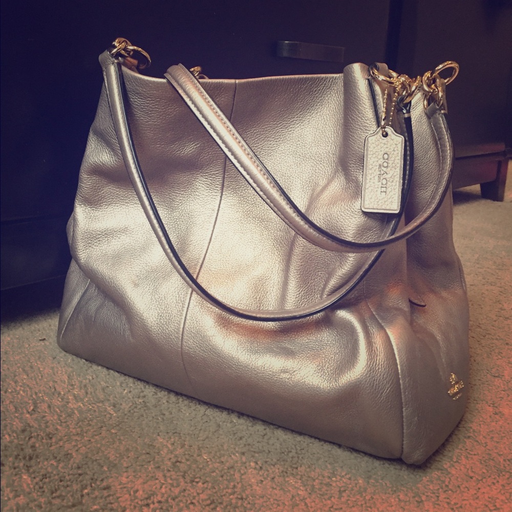 Last Chance!! Gorgeous Coach Shoulder Bag
