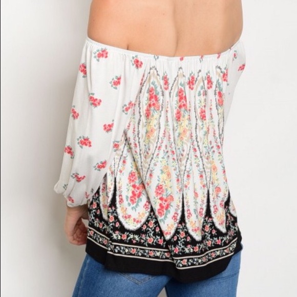 ❤️5/$13 ❗️ONE LEFT❗️🎉🎊HP 8/8 off shoulder top - Picture 2 of 7