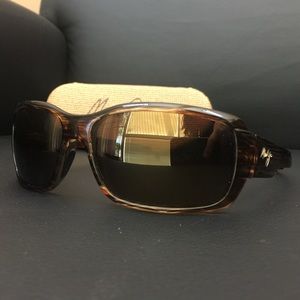 Maui Jim Hamoa Beach Polarized Sunglsses with case