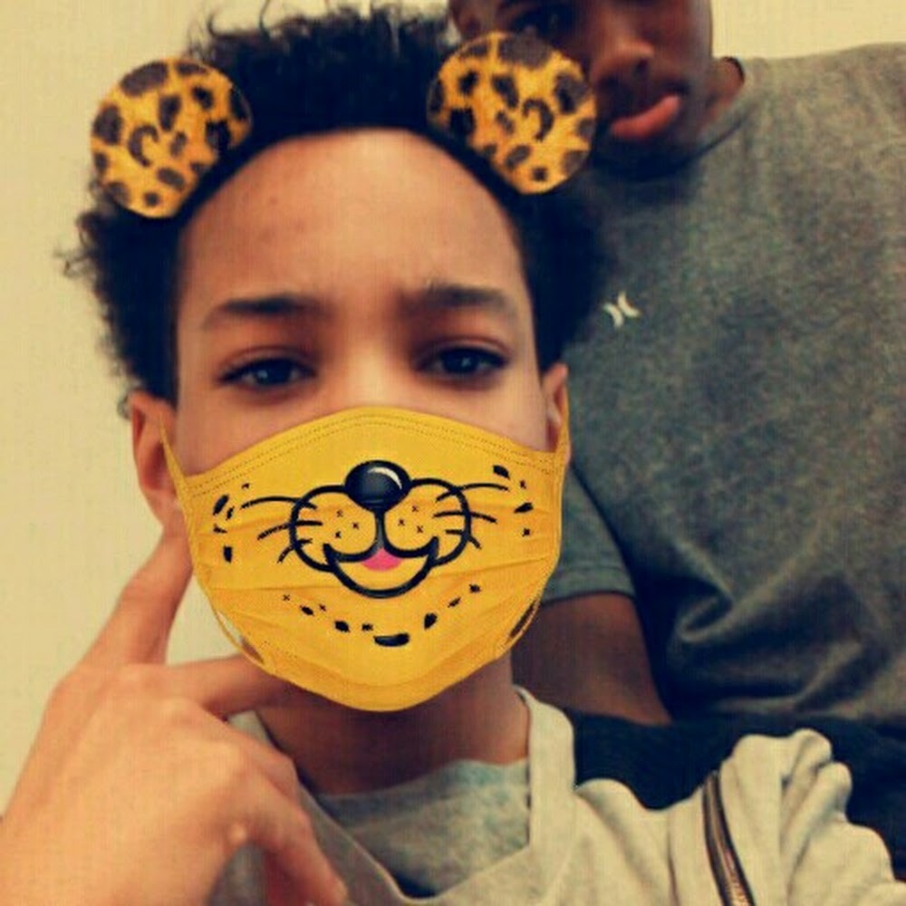 Meet your Posher, Aye