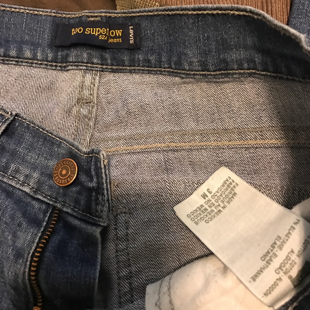 Levi's - Picture 3 of 4