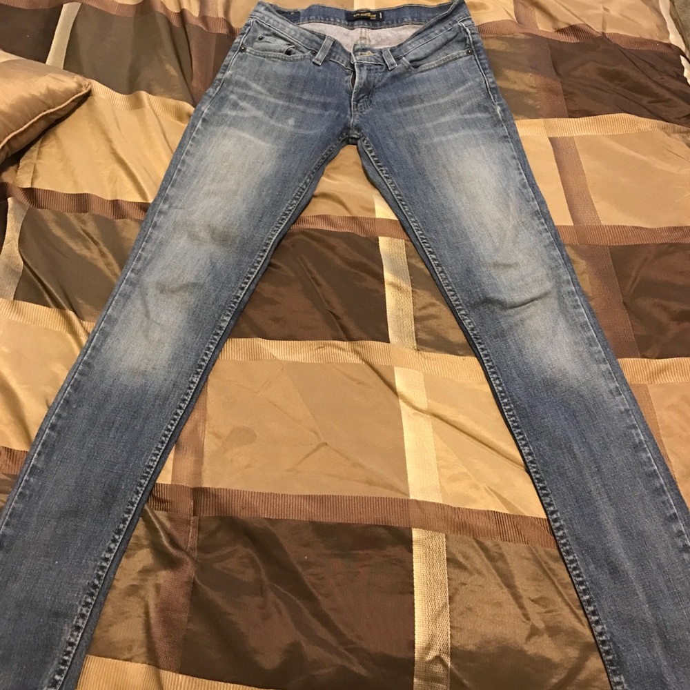 Levi's - Picture 4 of 4