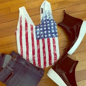 3 LEFT! American flag print crop top
