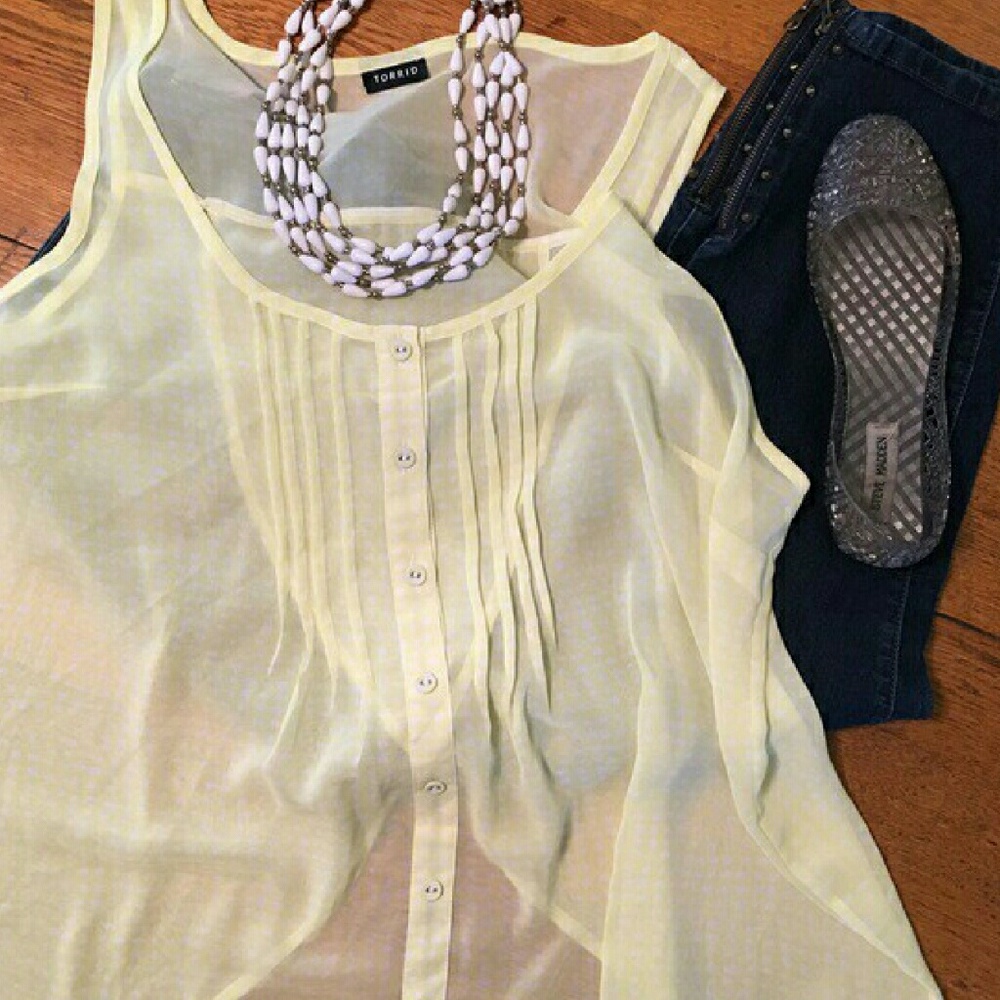 Torrid Size 2 Light yellow Tank