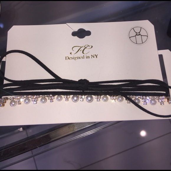 CHOKER - Picture 1 of 1