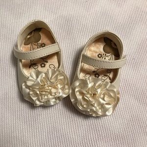Cream Rosette Patent Shoe