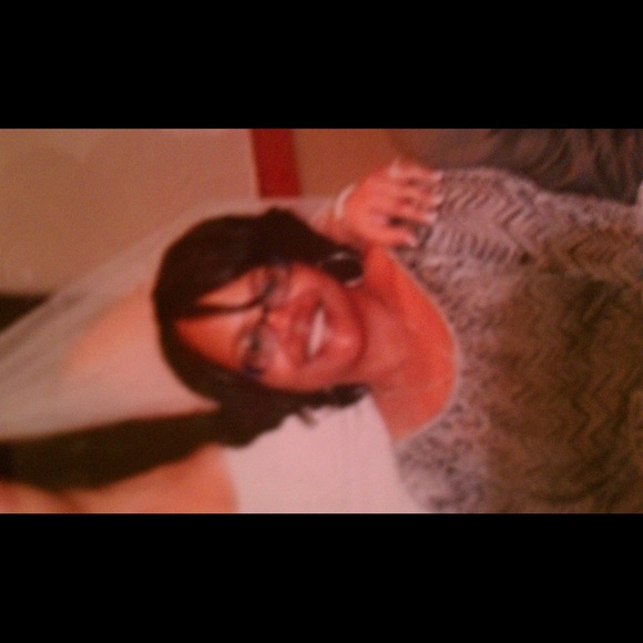 Meet your Posher, Cynthia - Picture 1 of 1