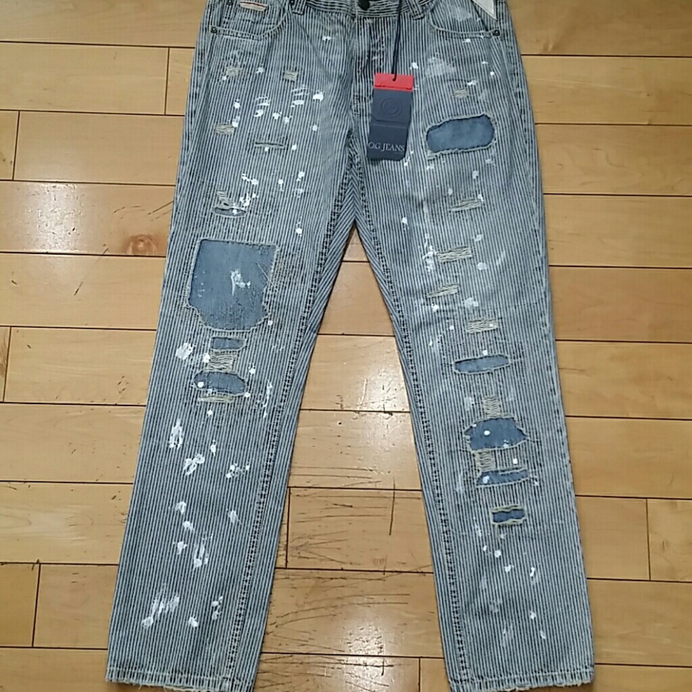 Men's ripped slightly skinny jeans- size 34- New