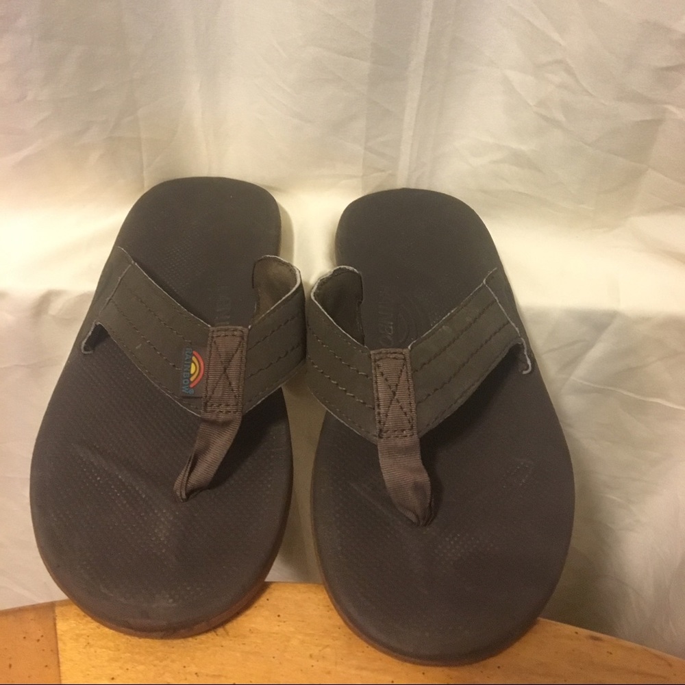 Rainbow flip flops 4/5