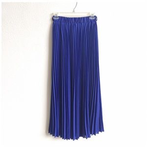 Pleated Blue Maxi Skirt Small - New Without Tags