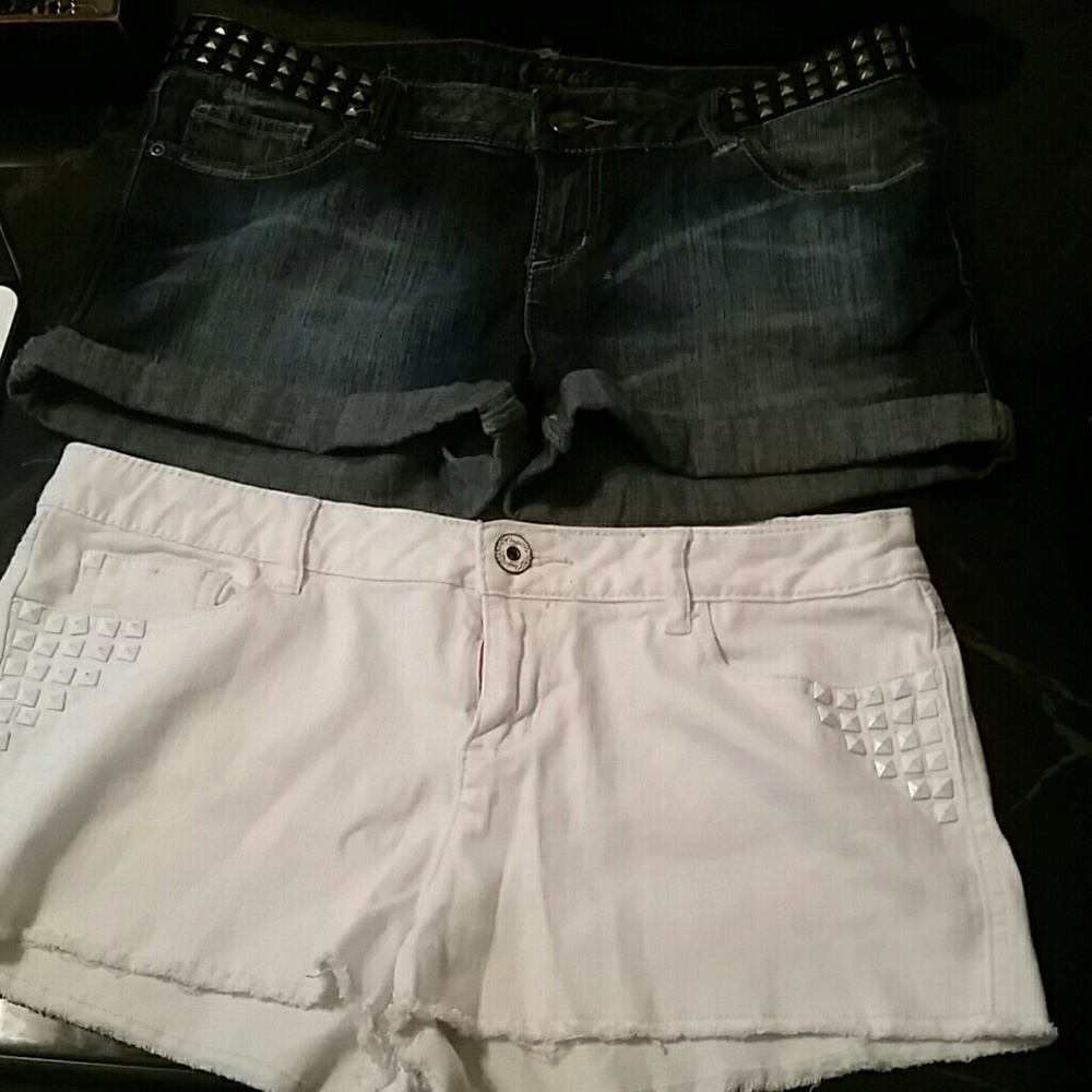 LiKe NeW!!  CANDIE'S 2 pair!  Jean Shorts