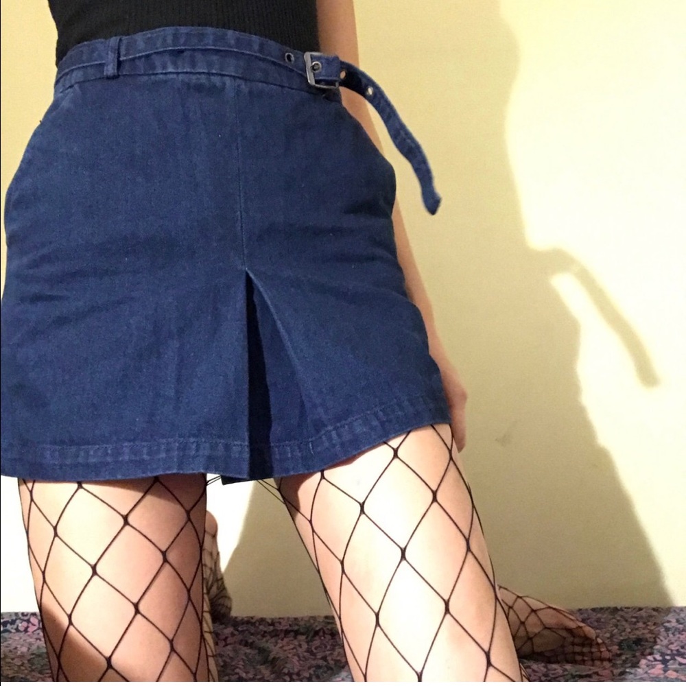 Blue jean belted mini skirt