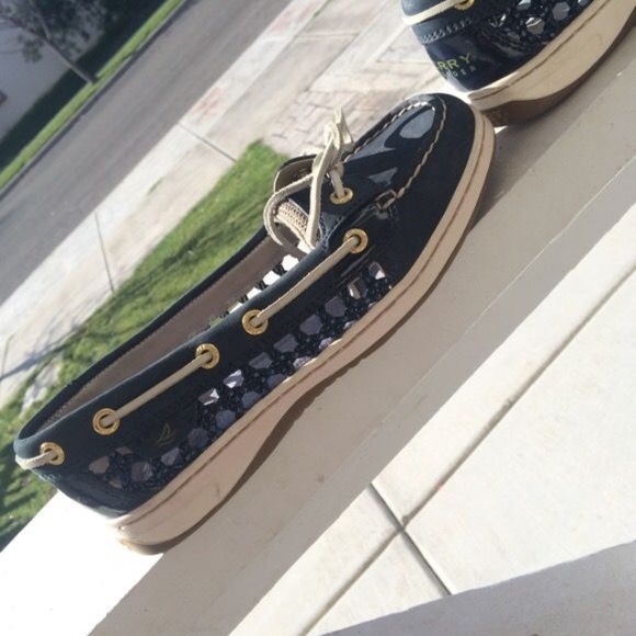 Women Sperry shoes - Picture 2 of 4