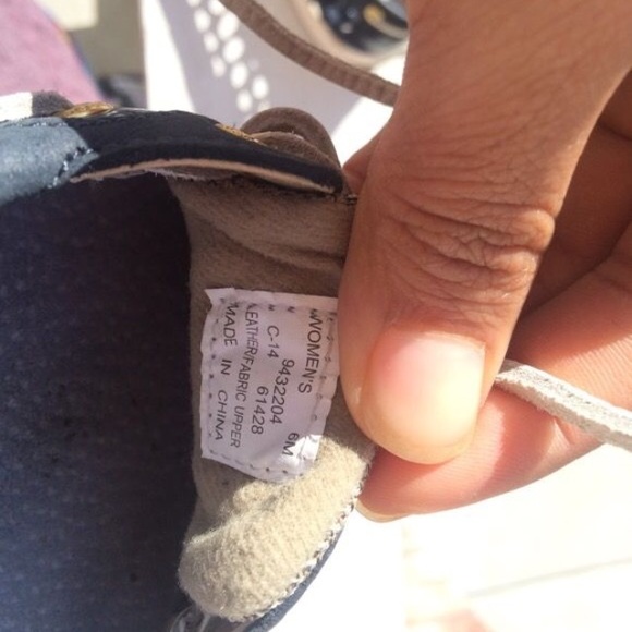 Women Sperry shoes - Picture 4 of 4