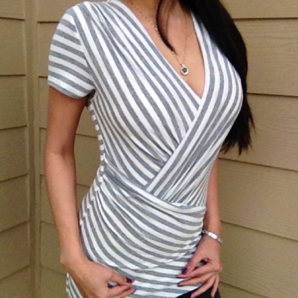 Vince Camuto wrap v-neck stripe lined top S