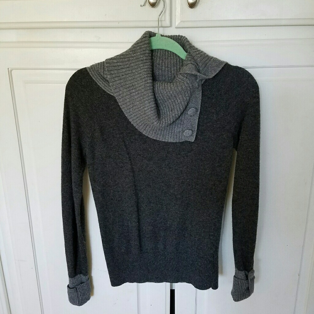Banana Republic Luxury Cashmere Blend sweater