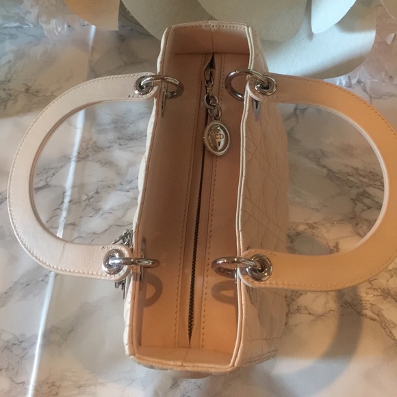 Lady Dior in pink beige - Picture 7 of 8