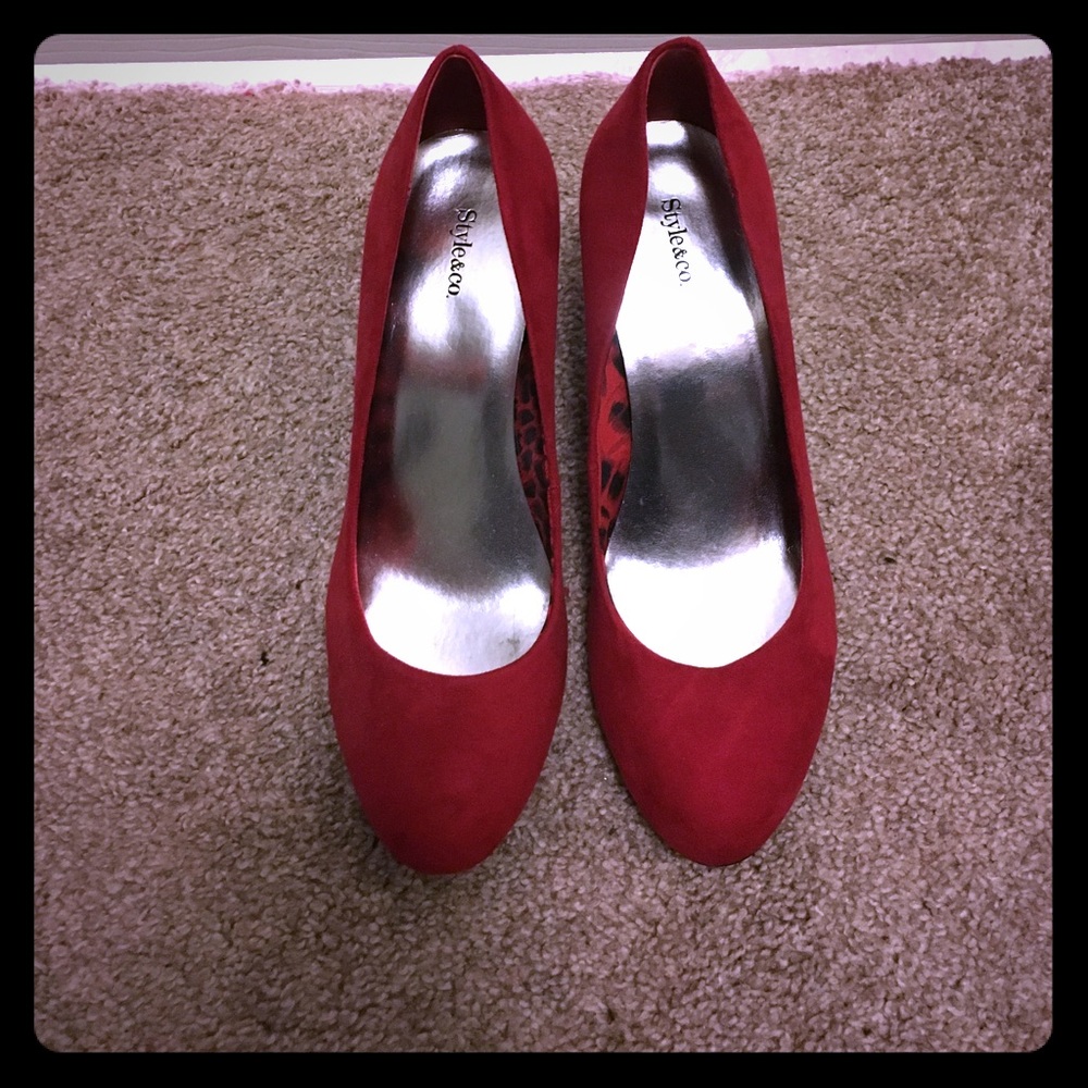 Style & Co. red suede pumps 👠