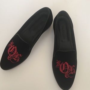 Embroidered Black Velvet Loafer