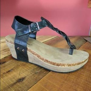 Brand new, never worn! Pierre Dumas wedge sandal