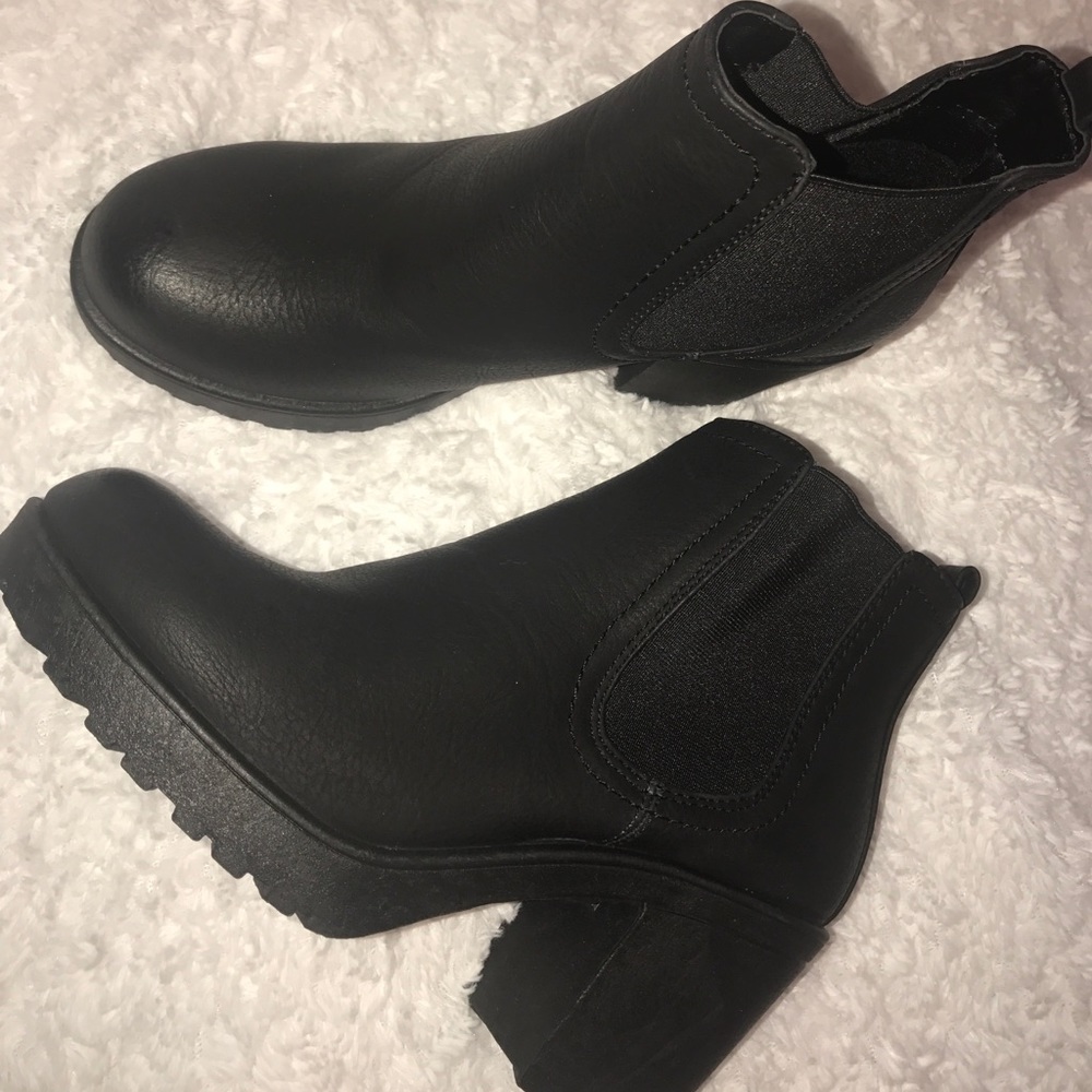 Chunky Chelsea boots size 5