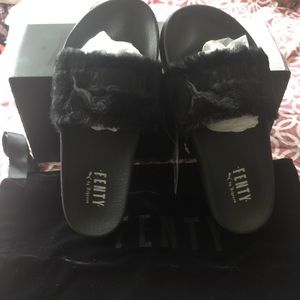 New!! Rihanna Fenty Puma Black Fur