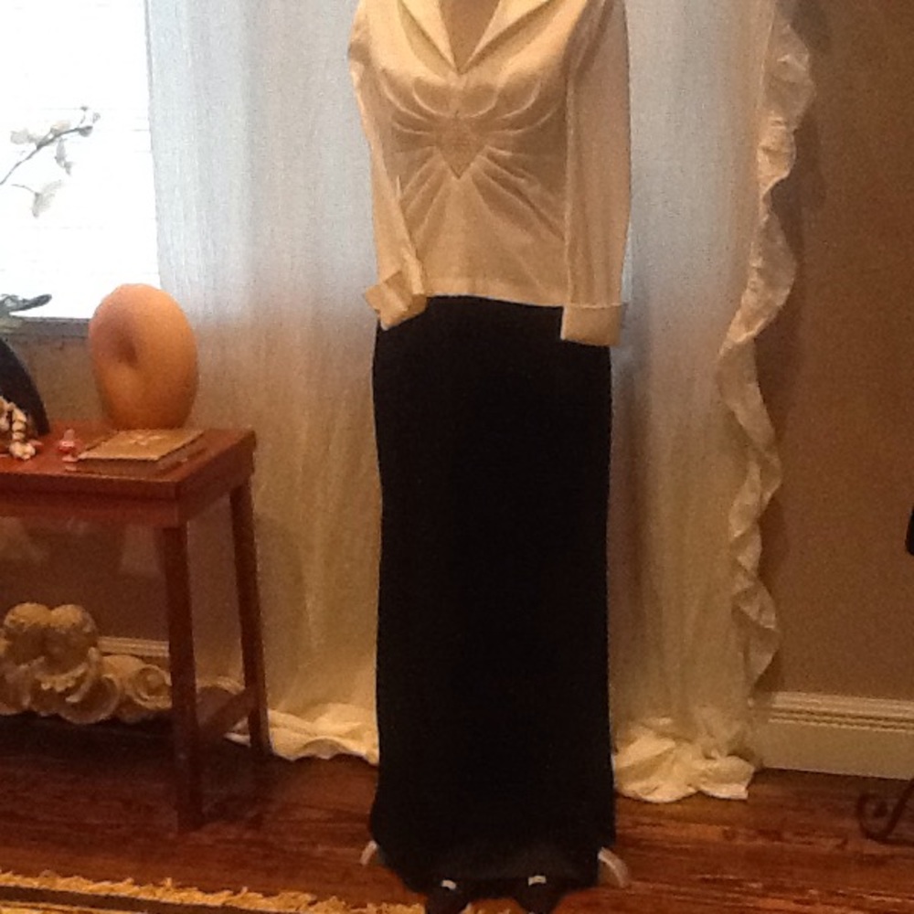 Elegant/Formal Skirt w Side Slits Size10