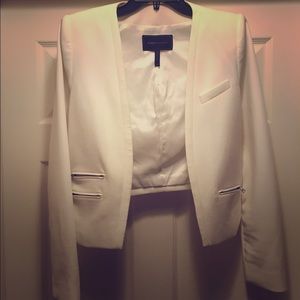 Chic BCBG blazer