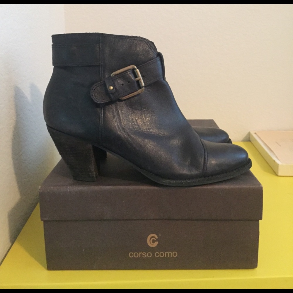 Black ankle bootie, closet staple.