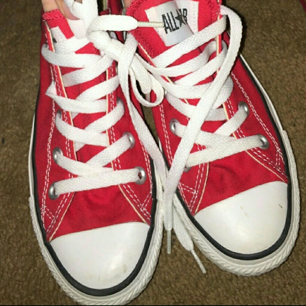 Red converse size 6 women's, size 4 men