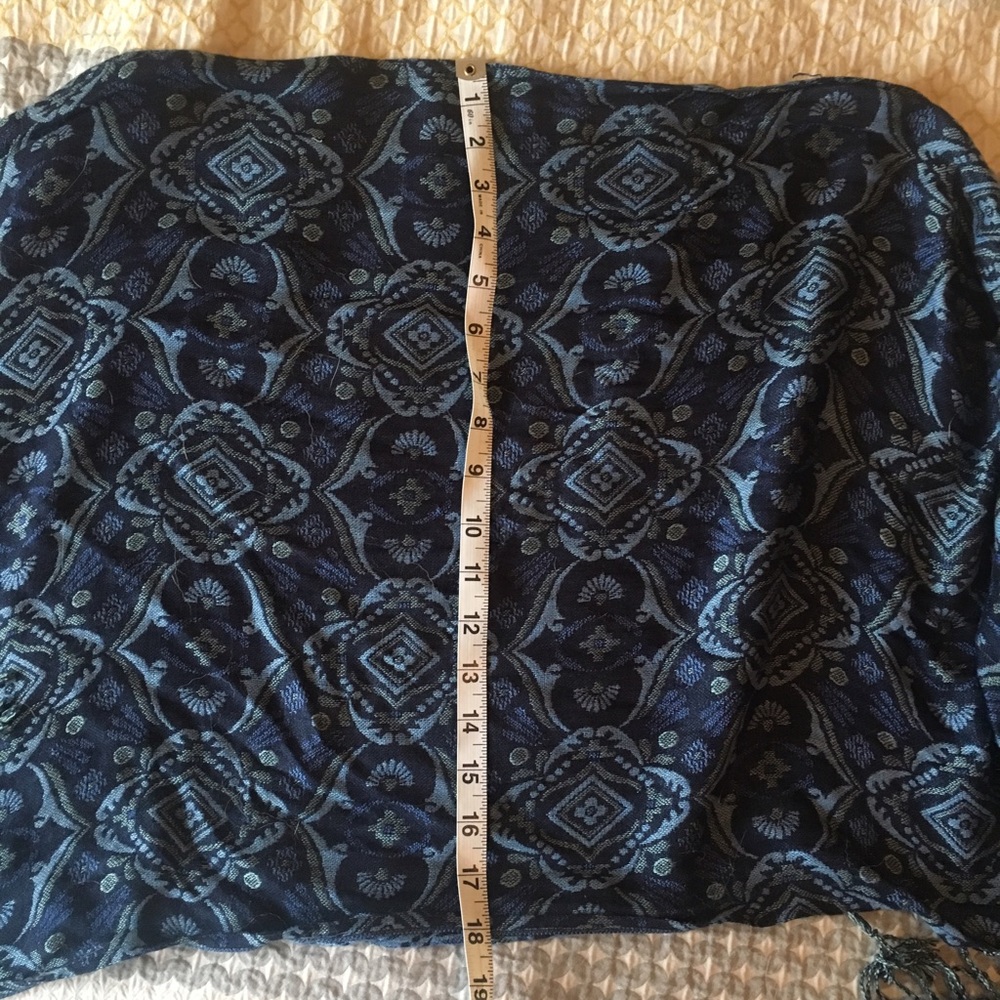 Pattern Blue Scarf - Picture 3 of 3