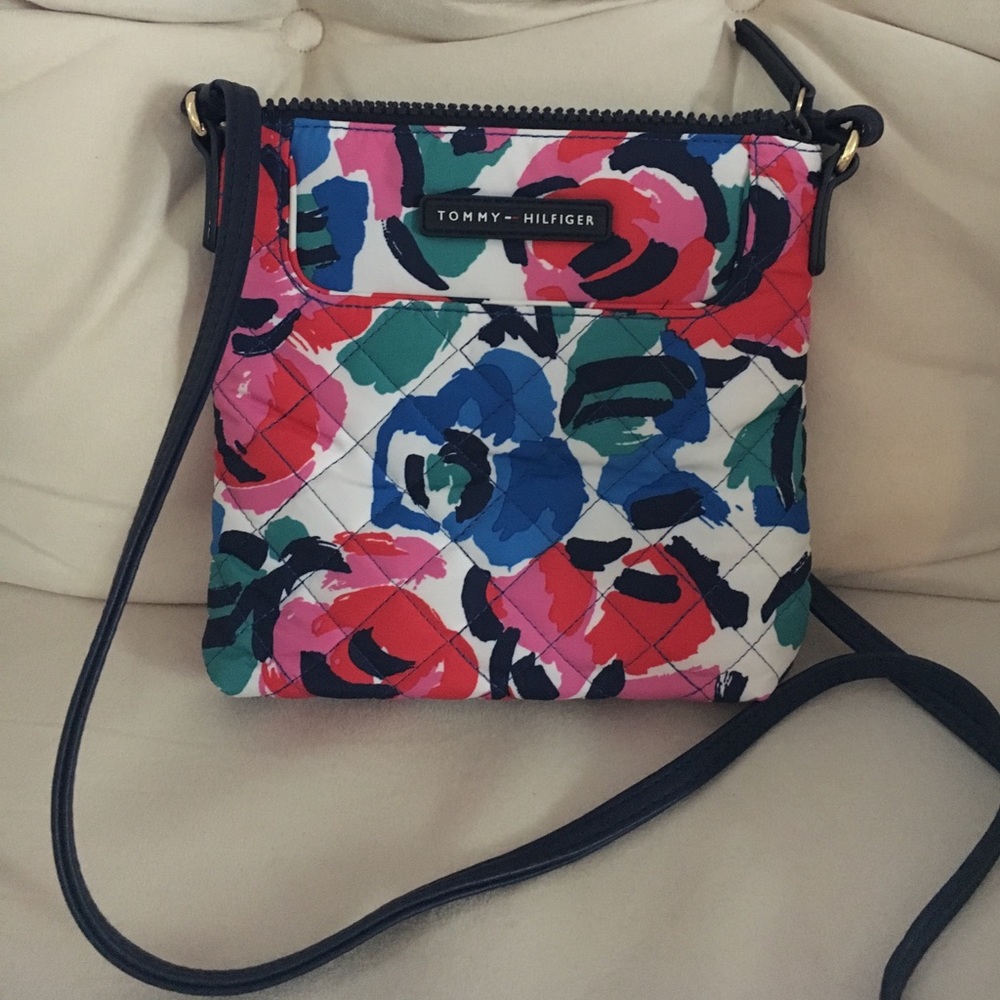 Tommy Hilfiger floral print cross body purse!