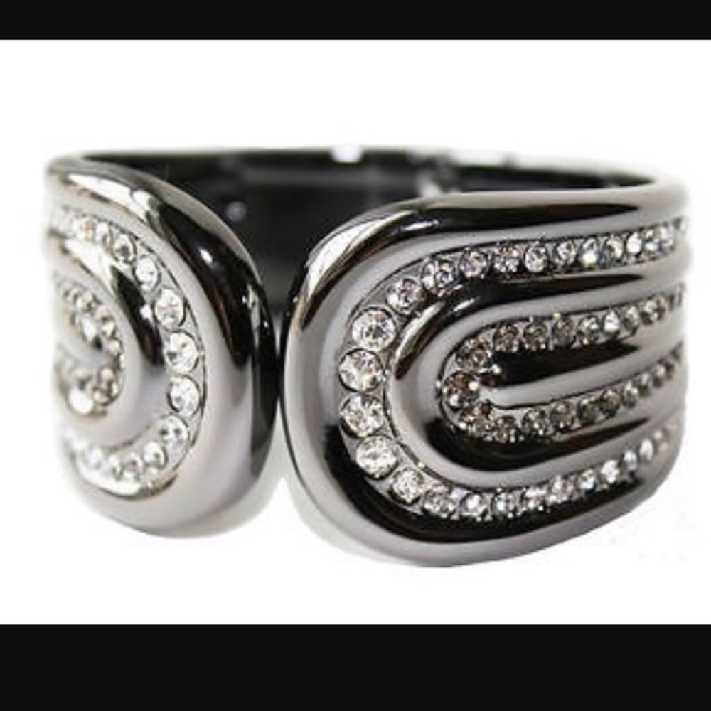Premier Designs Silver bracelet!