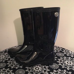 BRAND NEW UGG RAIN BOOTS