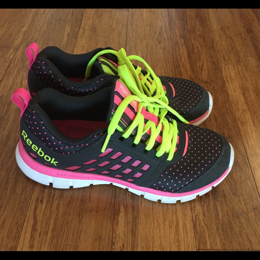 Reebok black pink polca dots walking shoes 6.5