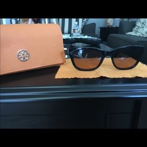 Black Tory Burch sunglasses!