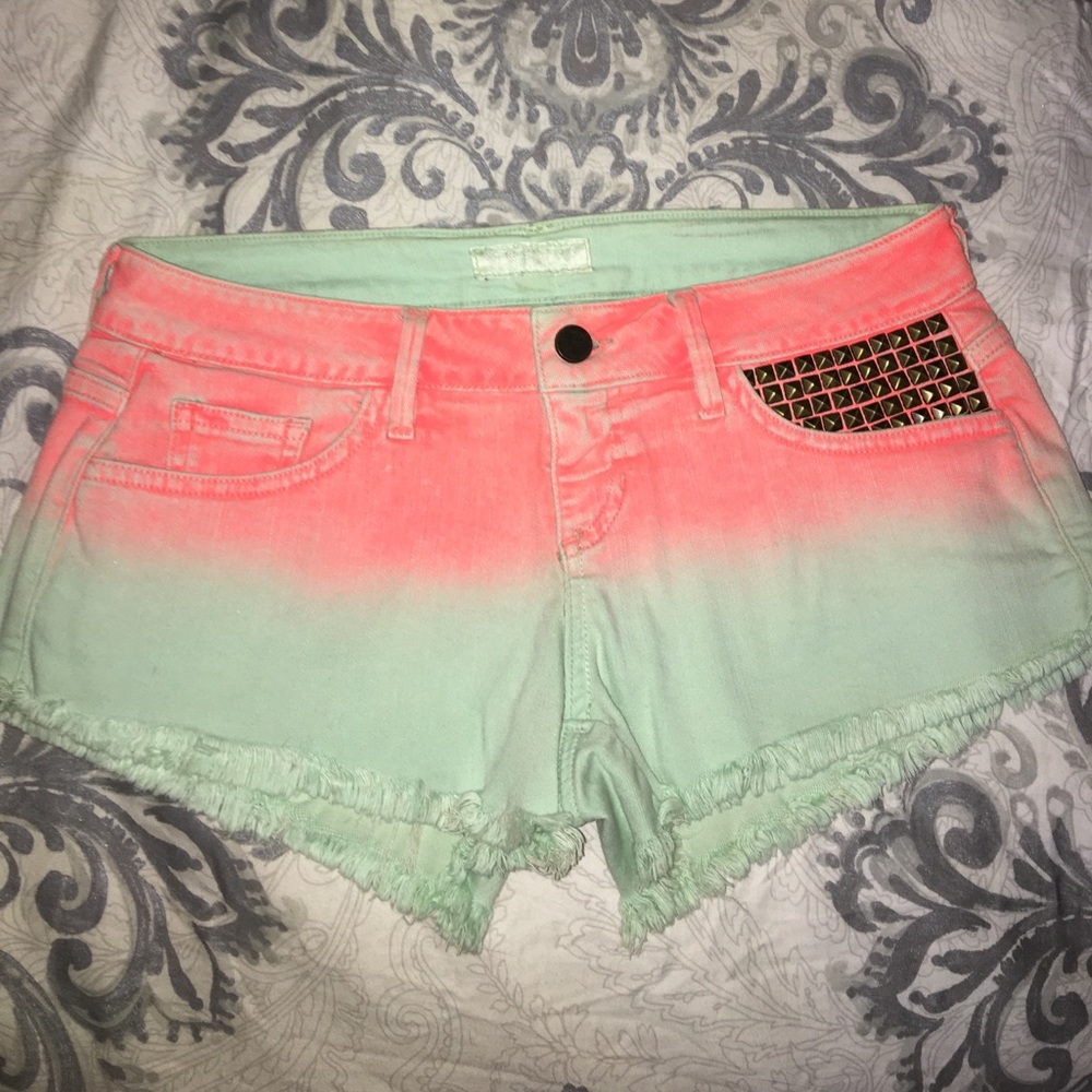 GUESS colored denim shorts
