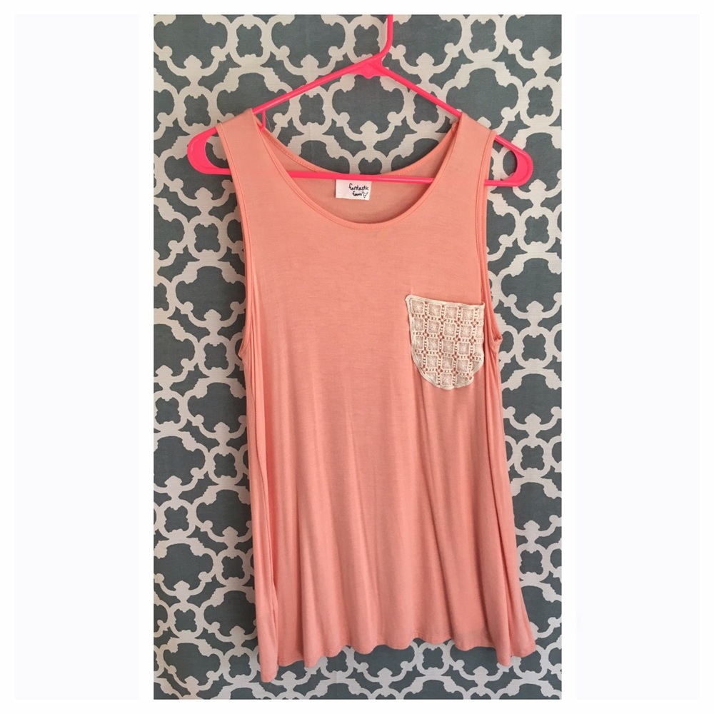 New: Cotton tank top with crochet pocket