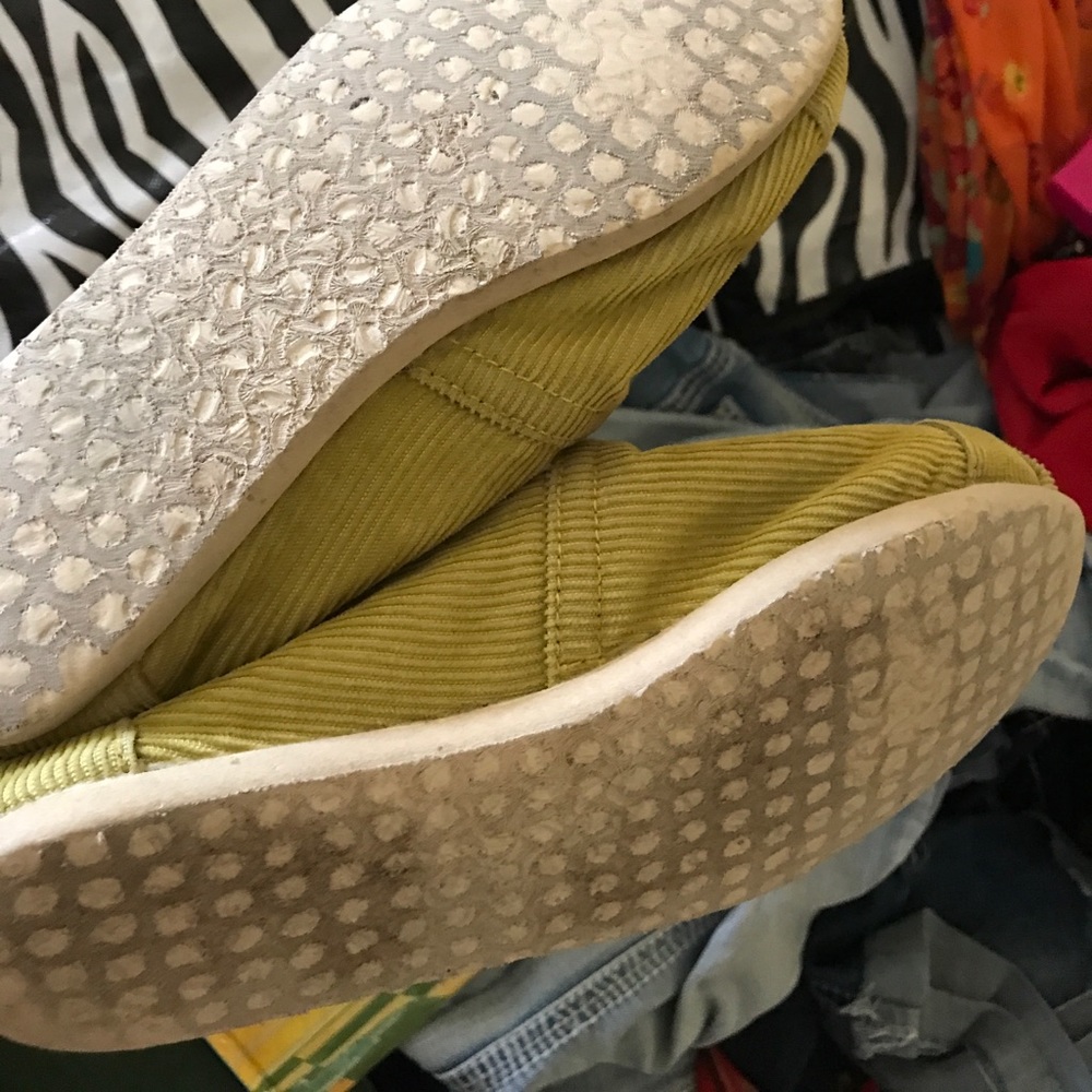 TOMS - Picture 5 of 6