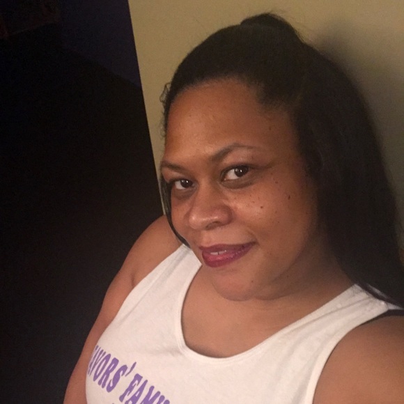 Meet your Posher, Latoya - Picture 1 of 1