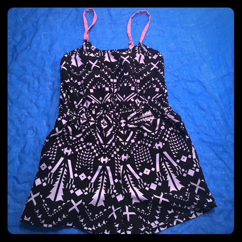 Rare super cute little girls shorts romper!