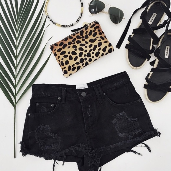 RILEY DENIM CUT OFF SHORTS - BLACK - Picture 2 of 4