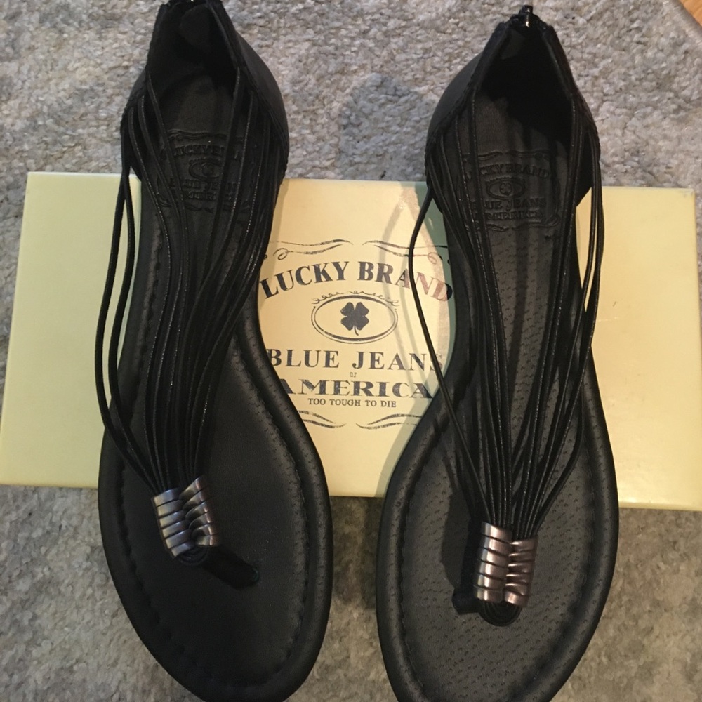 Lucky Black flat sandals