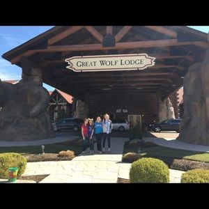 Meet your Posher, Hallie