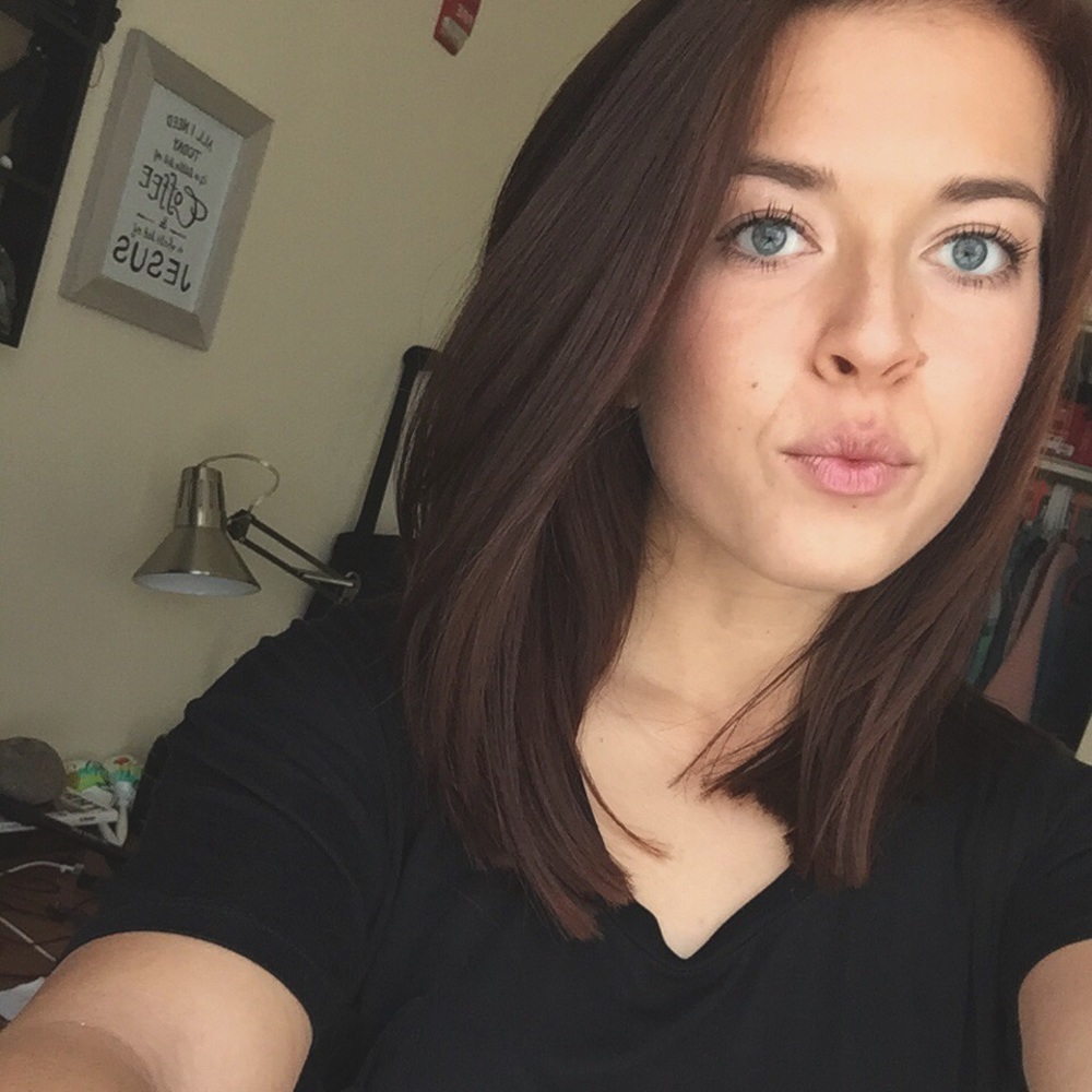 Meet your Posher, Caitlin