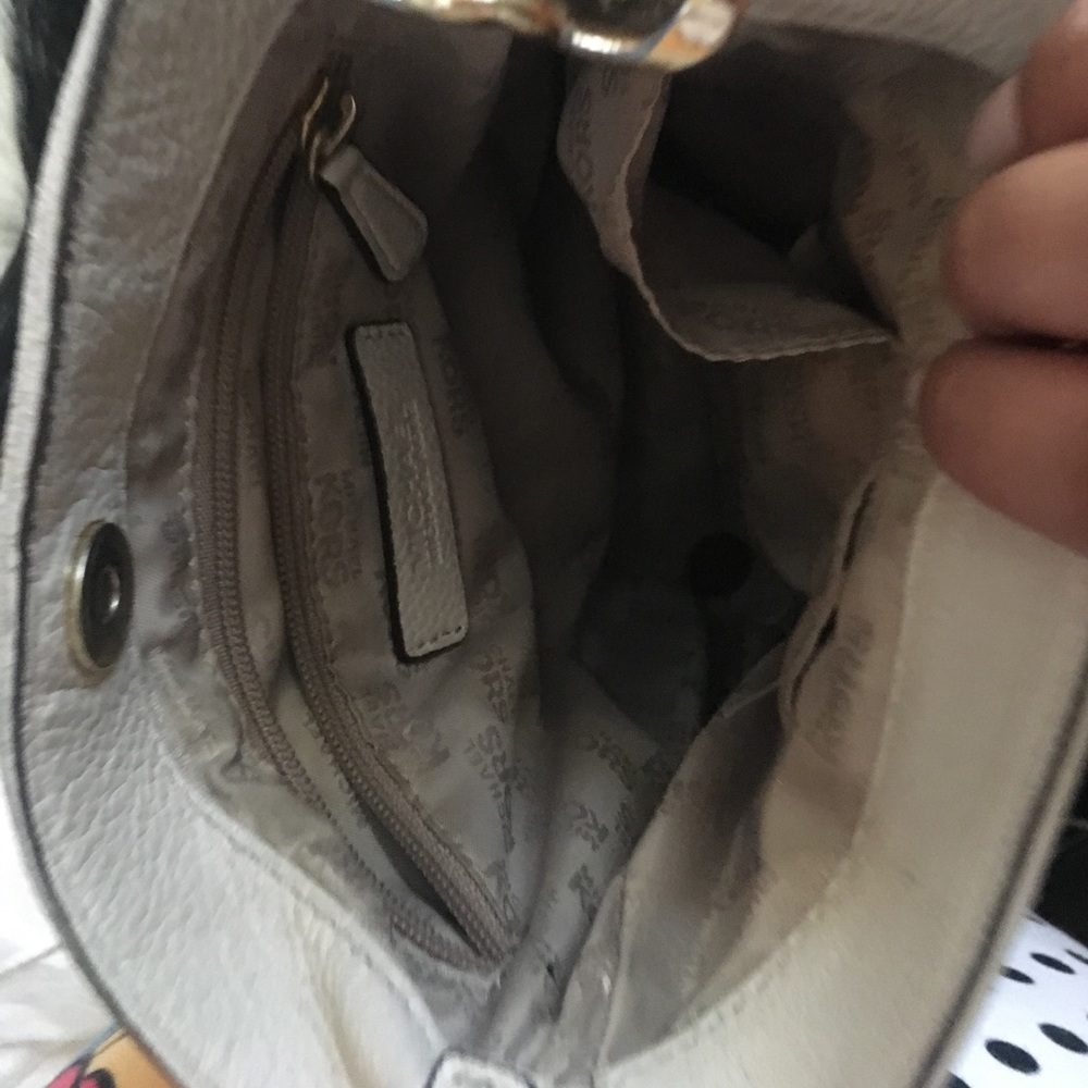 Michael Kors Tan Large Crossbody - Picture 4 of 6