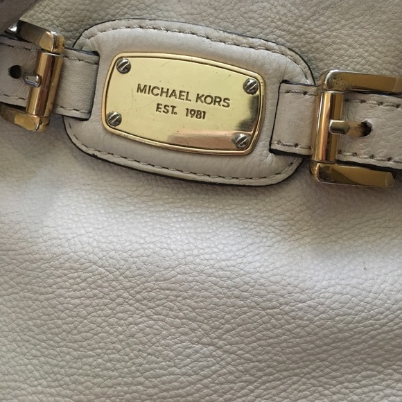 Michael Kors Tan Large Crossbody - Picture 6 of 6