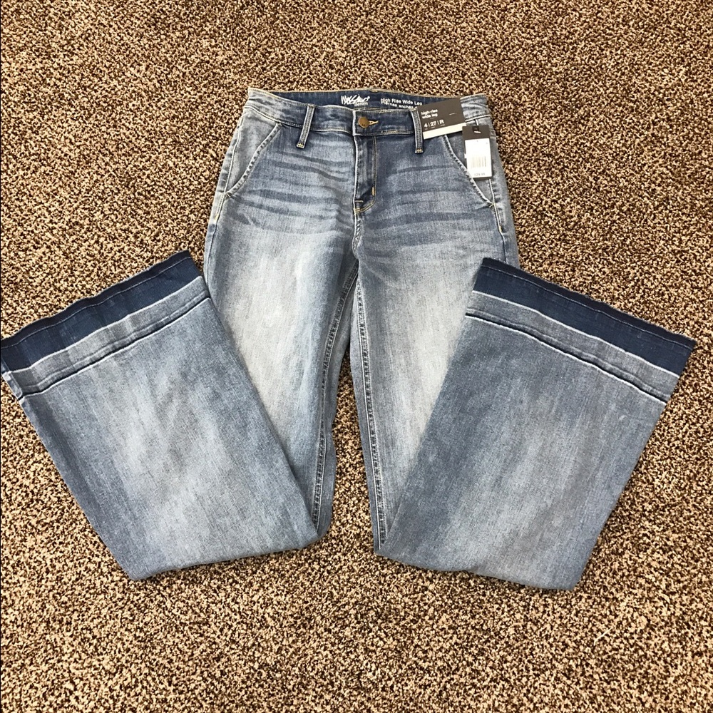 🎉Host Pick🎉High Rise Jeans - Picture 7 of 8