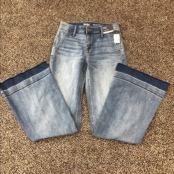 🎉Host Pick🎉High Rise Jeans - Picture 7 of 8