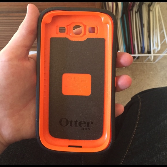 Otterbox for galaxy s3 - Picture 2 of 2